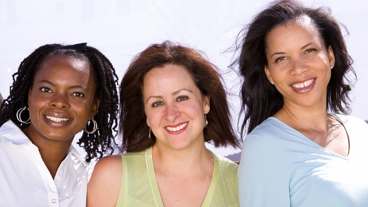 3 young women