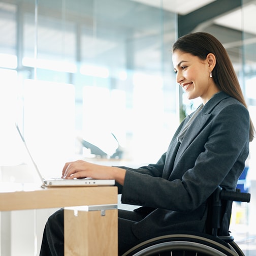 Woman taking online health literacy course