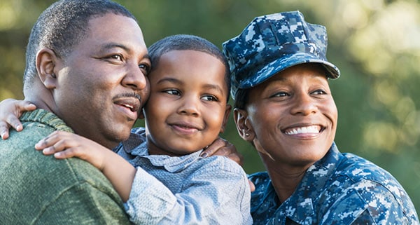 Miembro militar y familia